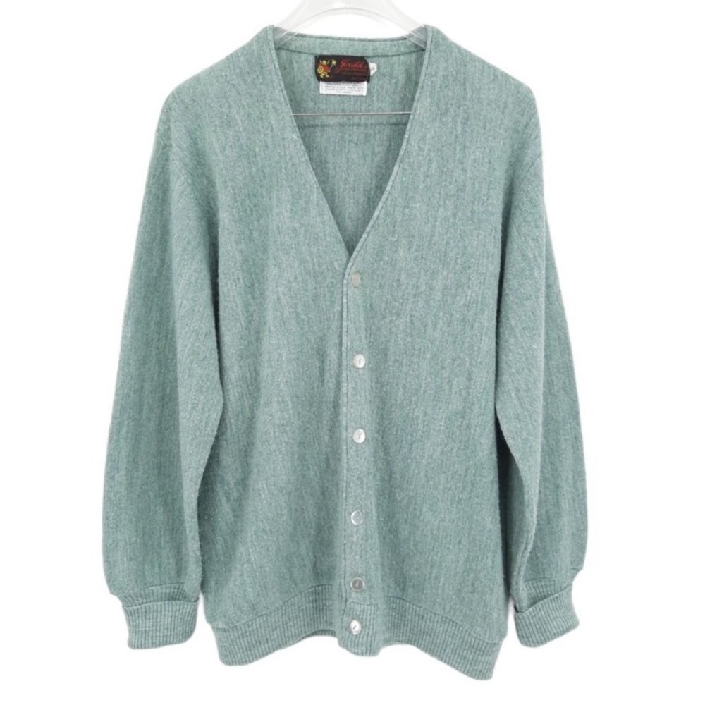 Beautiful light green acrylic cardigan